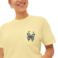 papillon sur la chemise